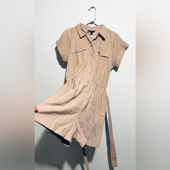 Women's Simply Vera Vera Wang Belted Utility Romper Size S Tan Safari - Picture 3 of 7
